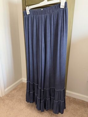 Umgee Blue Tiered pants